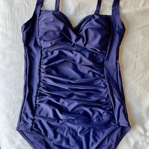 NWOT Ekouaer one-piece shirred bathing suit, small